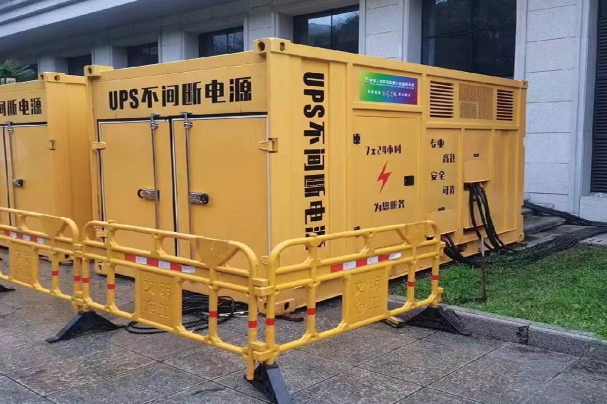 宁蒗发电机租赁施工现场